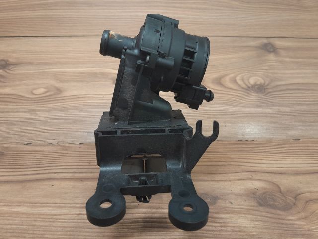 bontott AUDI A6 C6 Kiegészítő Vízszivattyú