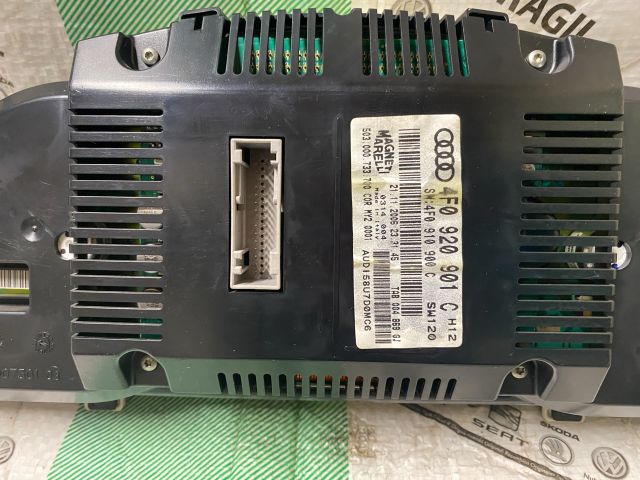 bontott AUDI A6 C6 Kilométeróra