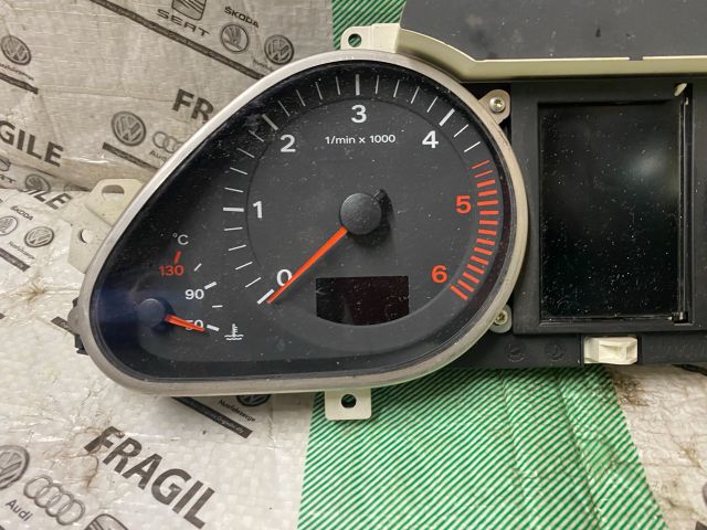 bontott AUDI A6 C6 Kilométeróra