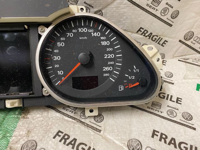 bontott AUDI A6 C6 Kilométeróra