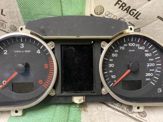 bontott AUDI A6 C6 Kilométeróra