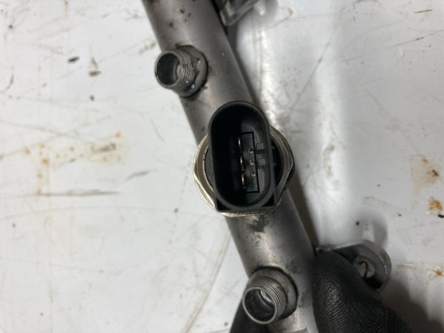 bontott AUDI A6 C6 Közösnyomócső