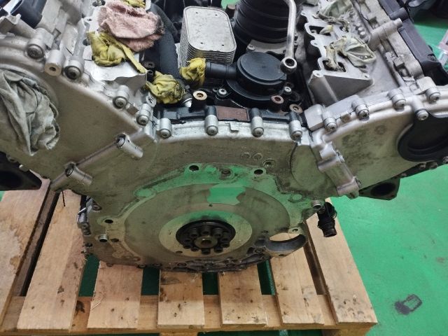 bontott AUDI A6 C6 Motor (Fűzött blokk hengerfejjel)