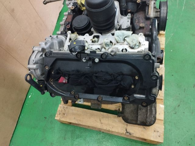 bontott AUDI A6 C6 Motor (Fűzött blokk hengerfejjel)