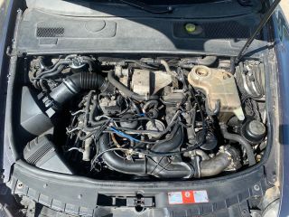 bontott AUDI A6 C6 Motor (Fűzött blokk hengerfejjel)