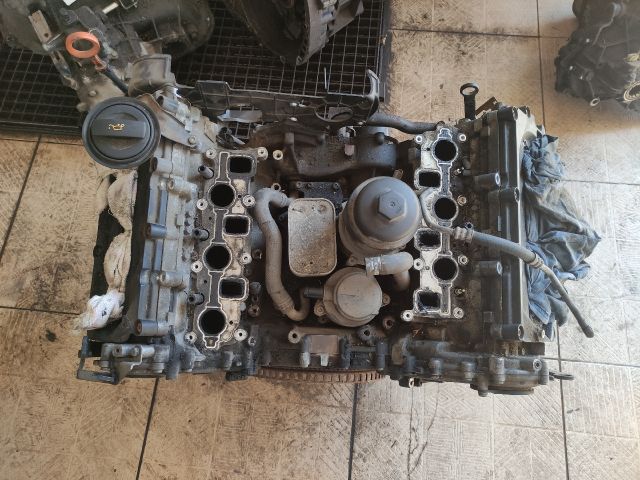 bontott AUDI A6 C6 Motor (Fűzött blokk hengerfejjel)