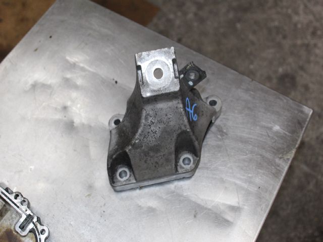bontott AUDI A6 C6 Motor Tartó Bak (Fém)