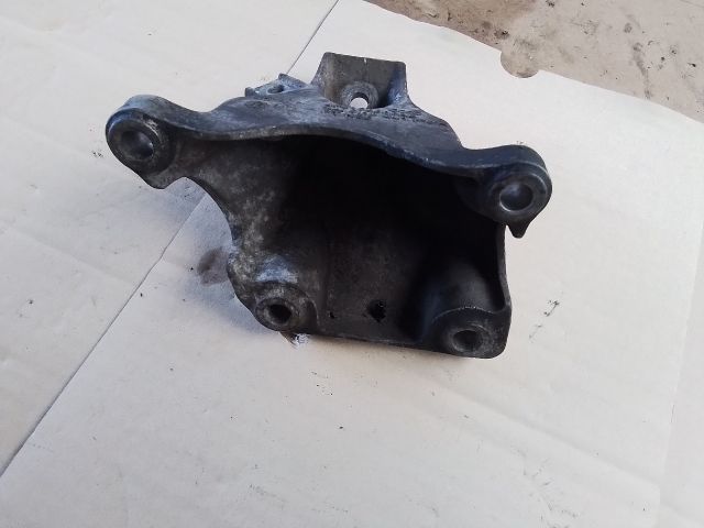 bontott AUDI A6 C6 Motor Tartó Bak (Fém)