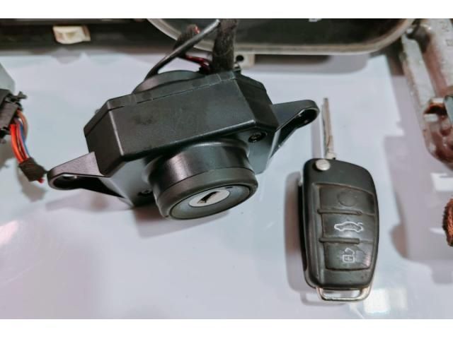 bontott AUDI A6 C6 Motorvezérlő