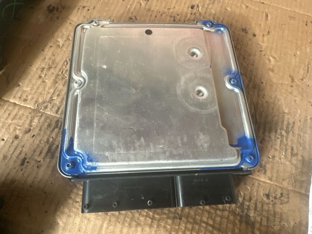 bontott AUDI A6 C6 Motorvezérlő