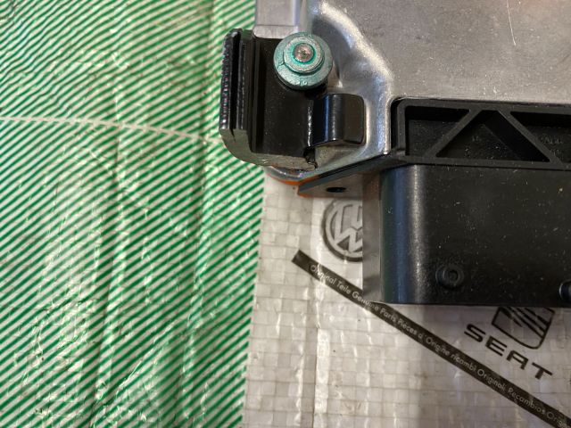 bontott AUDI A6 C6 Motorvezérlő