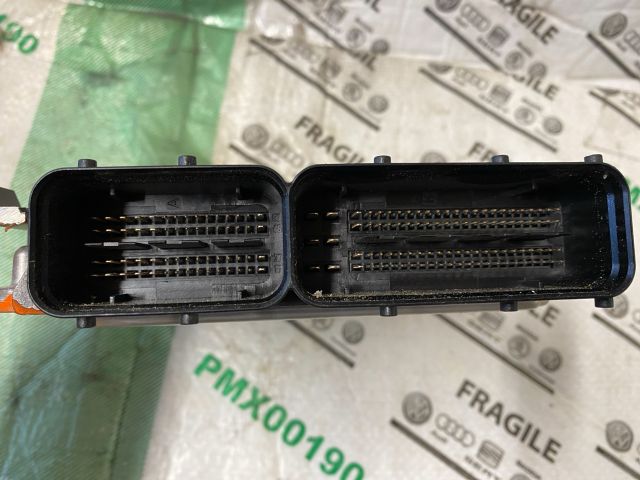 bontott AUDI A6 C6 Motorvezérlő