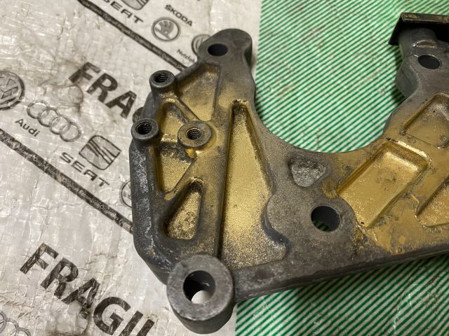 bontott AUDI A6 C6 Nagynyomású Szivattyú Bak