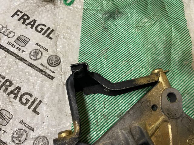 bontott AUDI A6 C6 Nagynyomású Szivattyú Bak