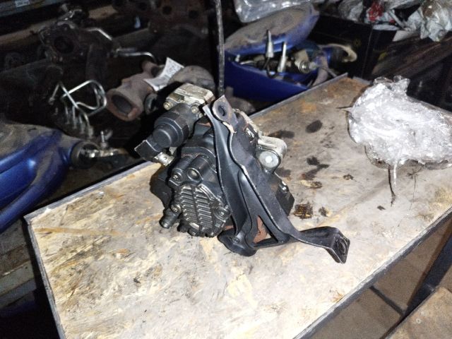 bontott AUDI A6 C6 Nagynyomású Szivattyú