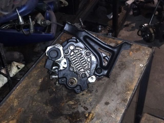 bontott AUDI A6 C6 Nagynyomású Szivattyú