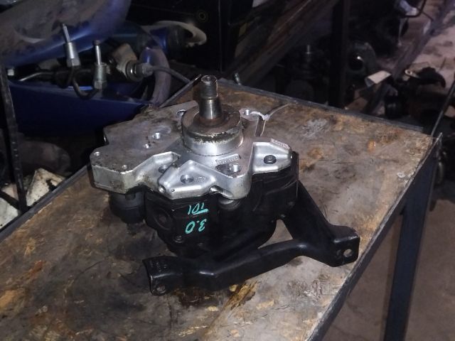 bontott AUDI A6 C6 Nagynyomású Szivattyú