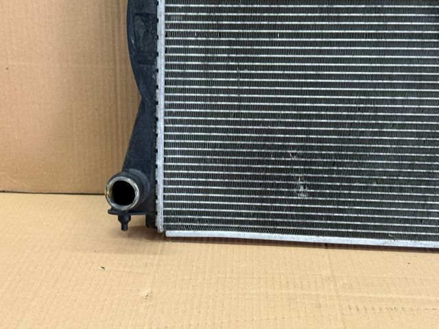 bontott AUDI A6 C6 Vízhűtő Radiátor (Klímás)