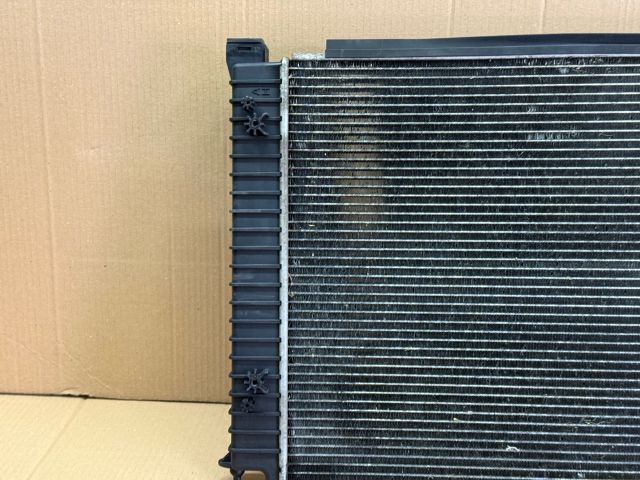 bontott AUDI A6 C6 Vízhűtő Radiátor (Klímás)