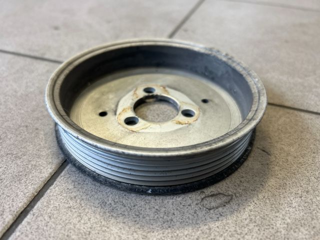 bontott AUDI A6 C6 Vízpumpa Szíjtárcsa