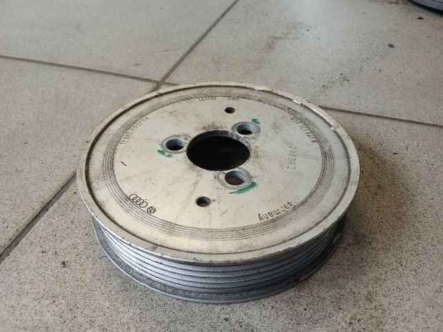 bontott AUDI A6 C6 Vízpumpa Szíjtárcsa