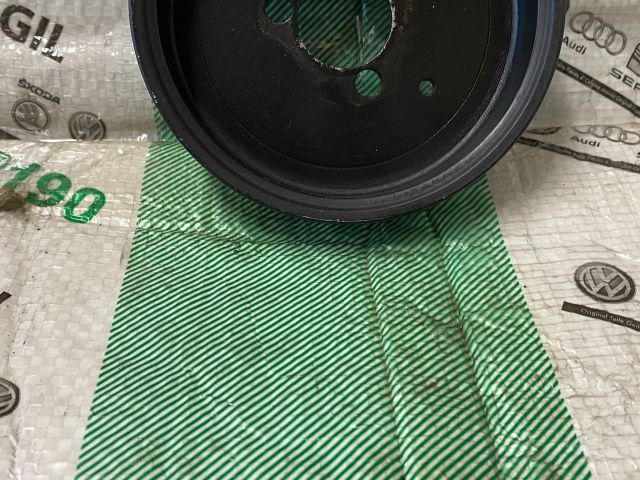 bontott AUDI A6 C6 Vízpumpa Szíjtárcsa