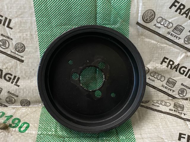 bontott AUDI A6 C6 Vízpumpa Szíjtárcsa