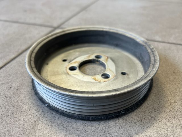 bontott AUDI A6 C6 Vízpumpa Szíjtárcsa