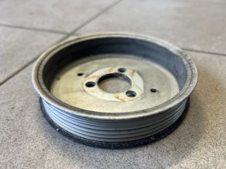 bontott AUDI A6 C6 Vízpumpa Szíjtárcsa