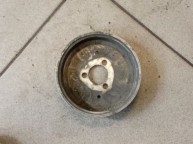 bontott AUDI A6 C6 Vízpumpa Szíjtárcsa