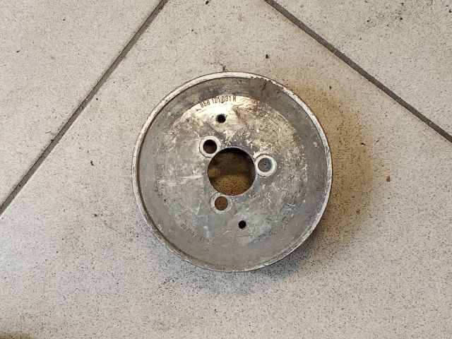 bontott AUDI A6 C6 Vízpumpa Szíjtárcsa