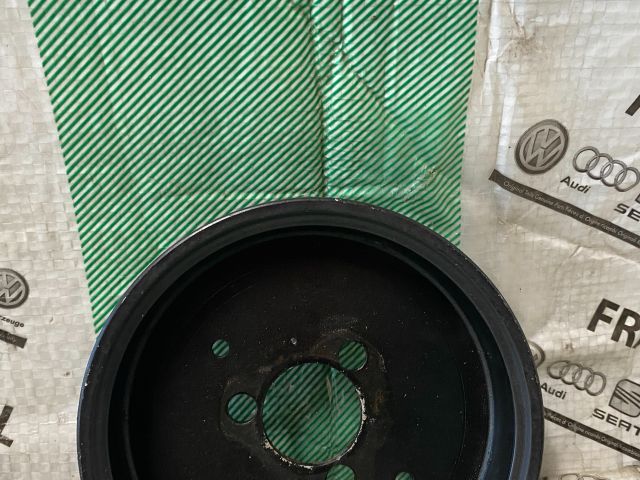 bontott AUDI A6 C6 Vízpumpa Szíjtárcsa