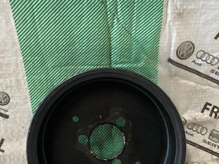 bontott AUDI A6 C6 Vízpumpa Szíjtárcsa