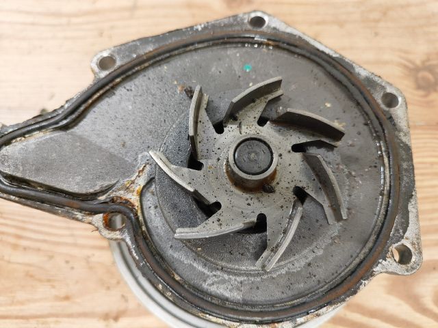 bontott AUDI A6 C6 Vízpumpa