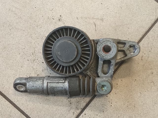 bontott AUDI A6 C6 Szíjfeszítő Görgő