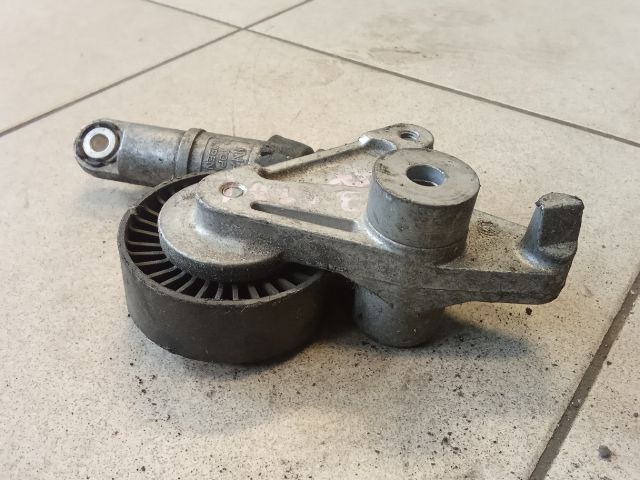 bontott AUDI A6 C6 Szíjfeszítő Görgő