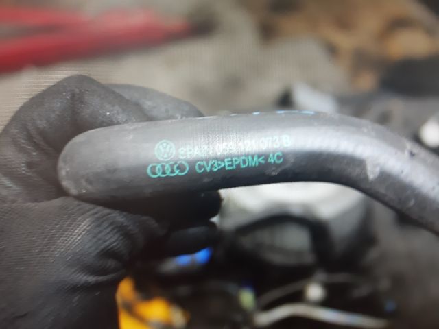 bontott AUDI A6 C6 Vízcső