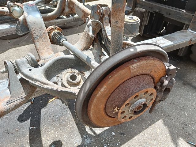 bontott AUDI A6 C6 Bal hátsó Féltengely