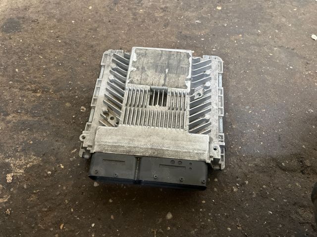 bontott AUDI A6 C6 Motorvezérlő