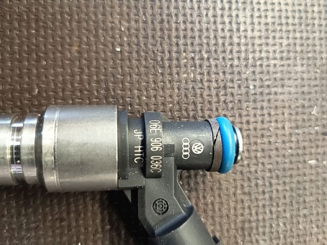 bontott AUDI A6 C6 Porlasztó (1 db)