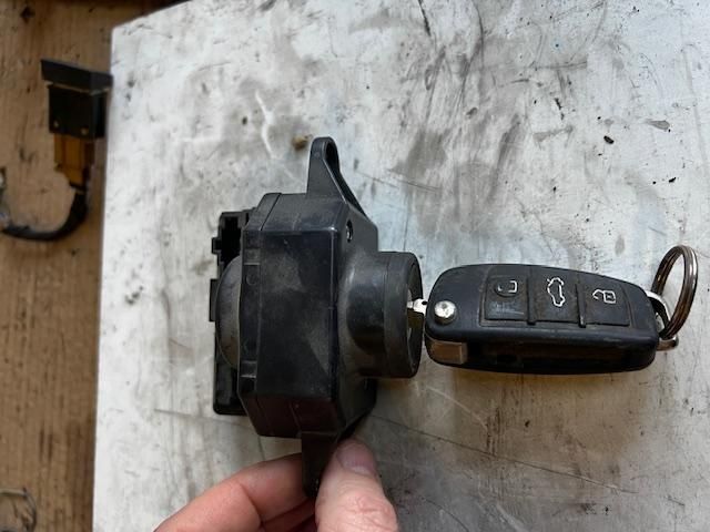 bontott AUDI A6 C6 Gyújtáskapcsoló