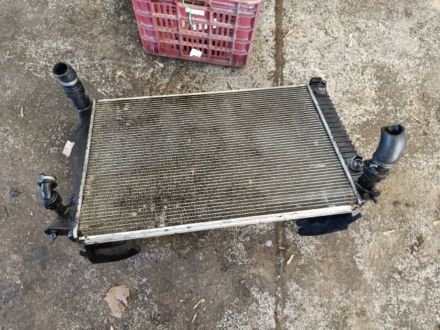 bontott AUDI A6 C6 Vízhűtő Radiátor (Klímás)