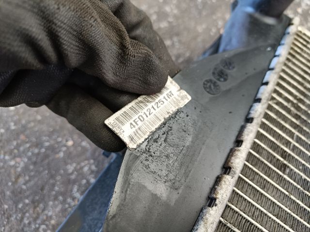 bontott AUDI A6 C6 Vízhűtő Radiátor (Klímás)