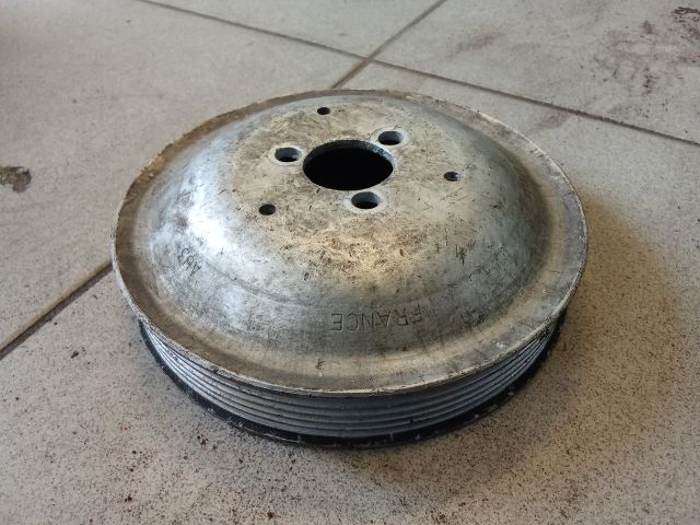 bontott AUDI A6 C6 Vízpumpa Szíjtárcsa