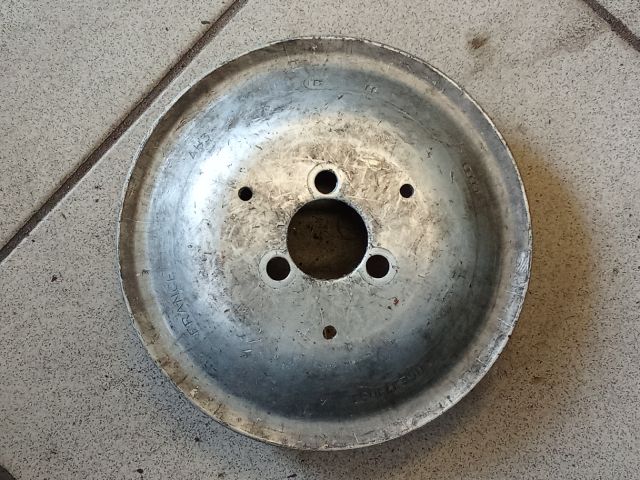 bontott AUDI A6 C6 Vízpumpa Szíjtárcsa