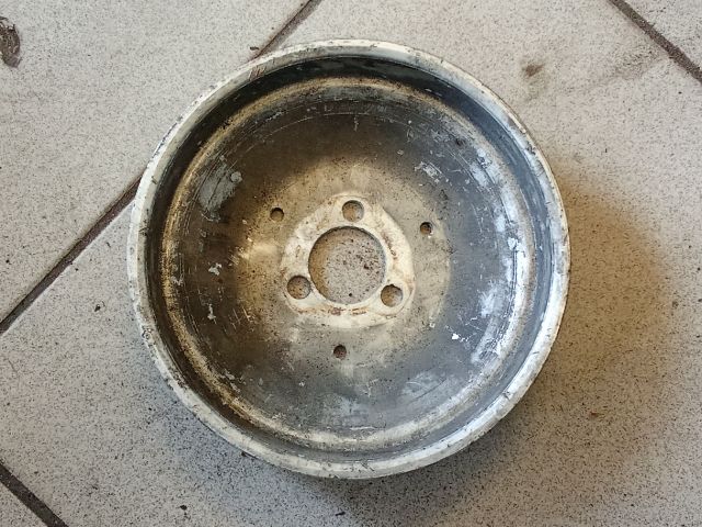 bontott AUDI A6 C6 Vízpumpa Szíjtárcsa