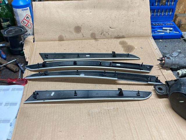 bontott AUDI A6 C6 Ajtó Díszléc Szett