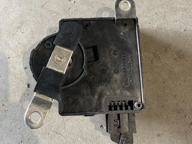 bontott AUDI A6 C6 Akkumulátor Vezérlő Panel