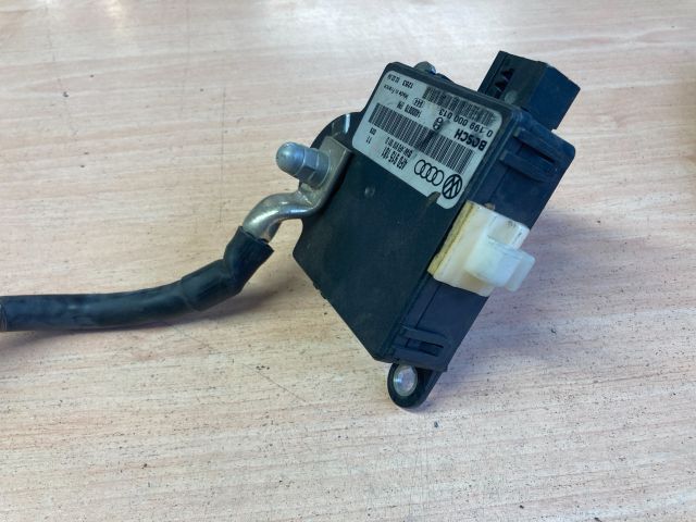 bontott AUDI A6 C6 Akkumulátor Vezérlő Panel