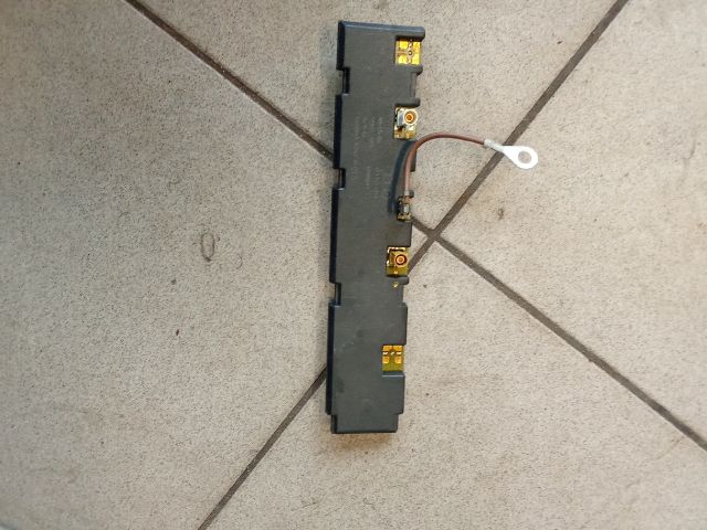 bontott AUDI A6 C6 Antenna Erősítő